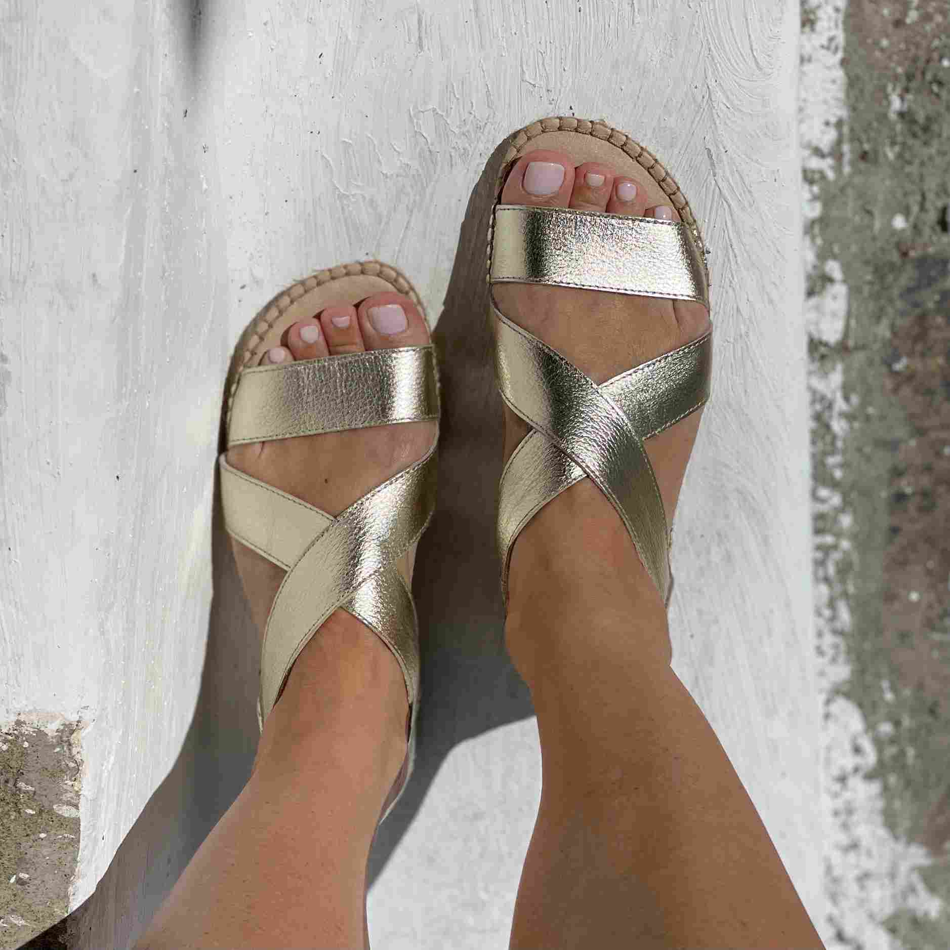 Alpargatas de playa en color champán