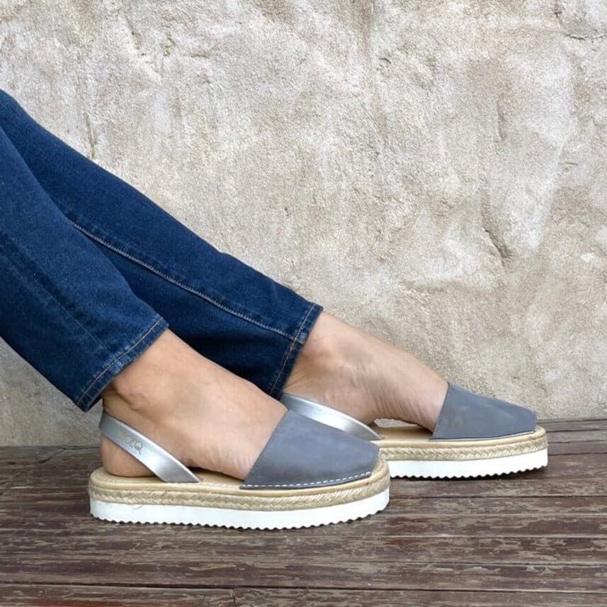 Lola Lowform en gris ceniza